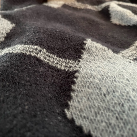 SHEIN knit vintage sweater crop - Picture 3 of 4